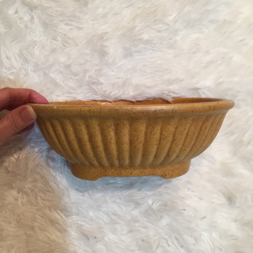 🌵BOGO🌵Vintage Haegar mustard speckled oval bowl
